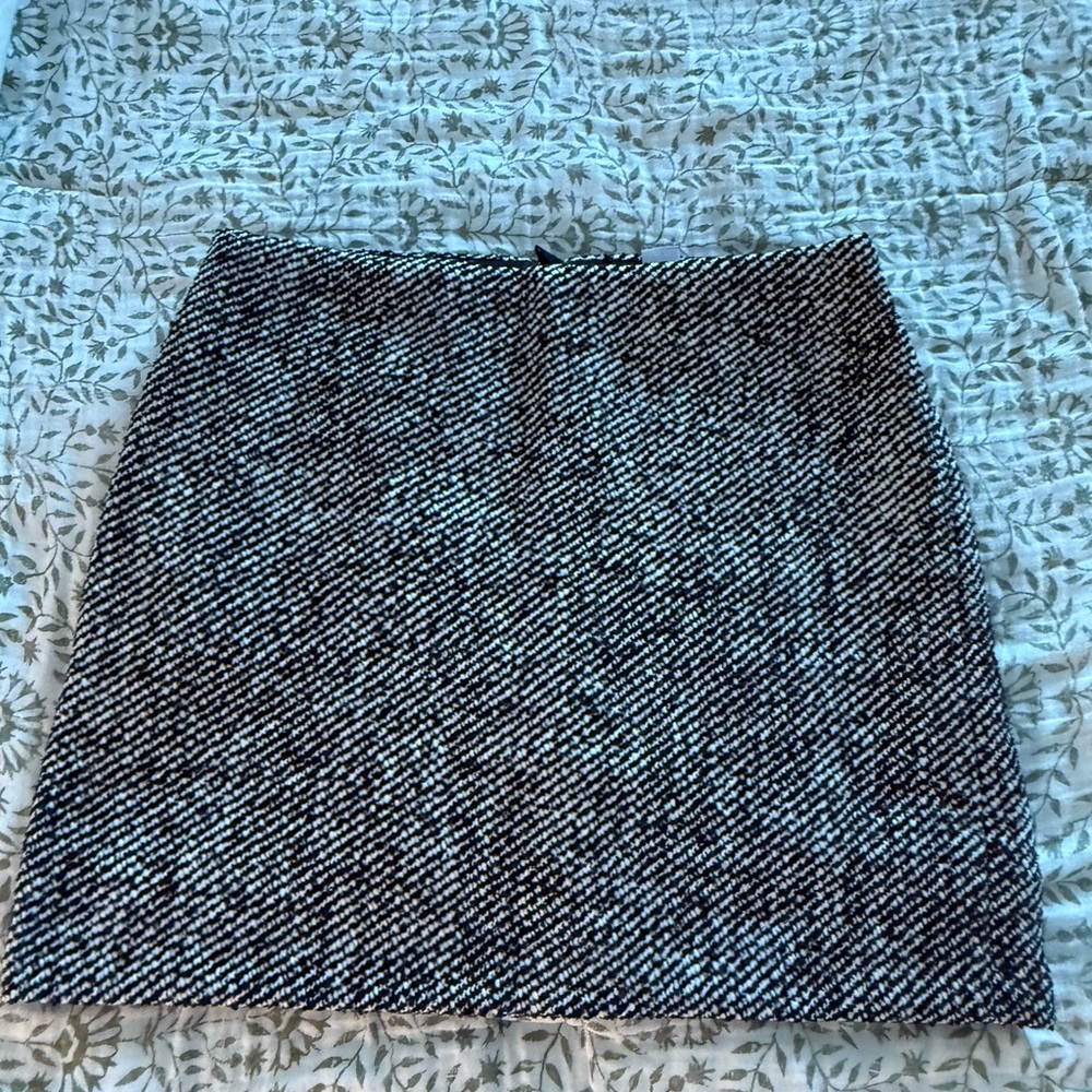 Chic Black and White Tweed Skirt